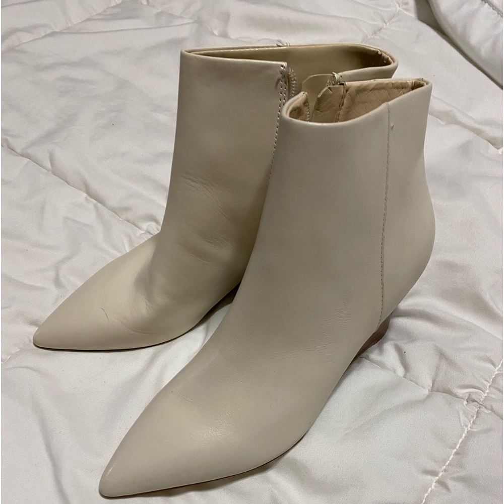 Nine West, color beige size 7M